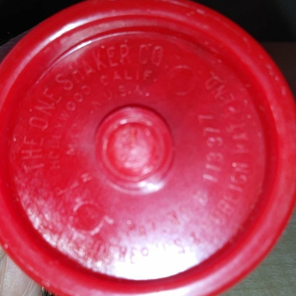 Vintage Red Plastic Salt & Pepper Shaker - Picture 7 of 7